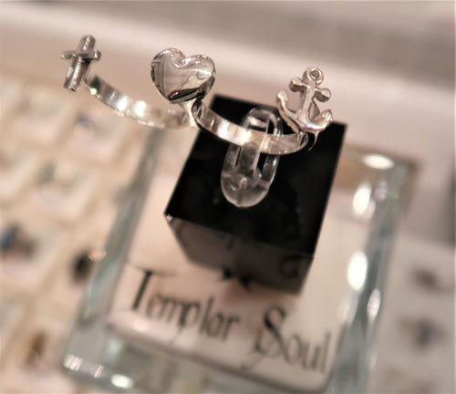 Bague insolite 