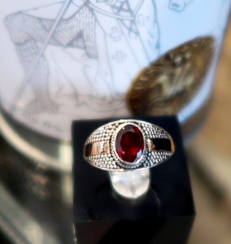 Bague en argent et or rosé avec grenat intense / reproduction médiévale - PIÈCE DE COLLECTION