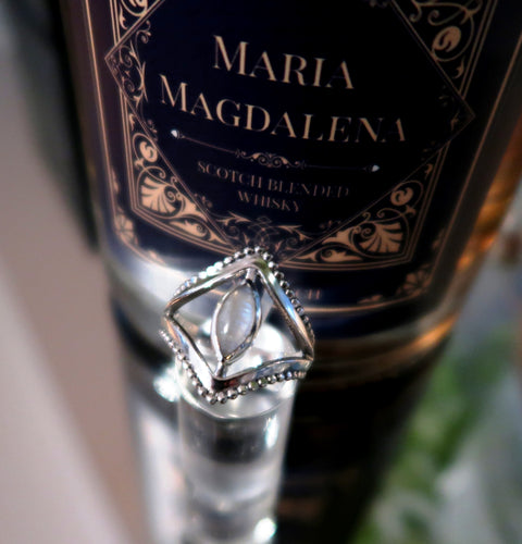 Bague losange féminine et épurée avec labradorite blanche - NEW 2022