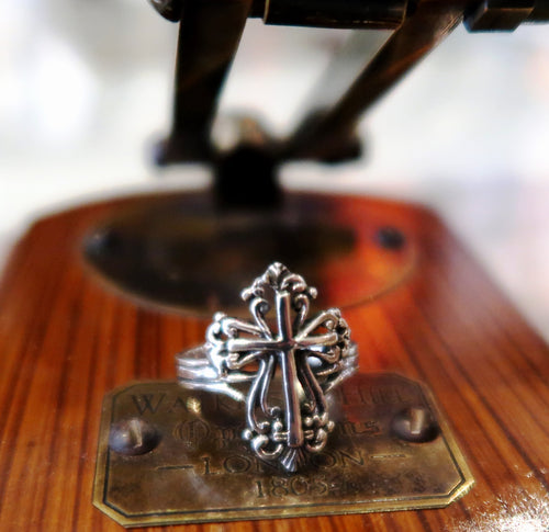 Très belle bague en argent 925 avec croix byzantine stylisée - Réassort 2024