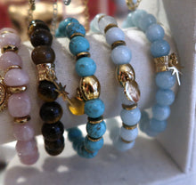 Bracelet de perles avec véritables turquoises et breloque dorée - NEW