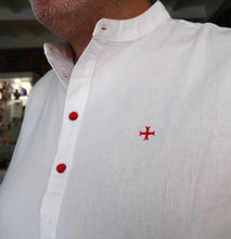 Chemise blanche coton-lin 100% naturelle avec boutons nacre & croix brodée