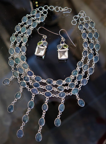 Collier de princesse en argent avec myriade d'aquamarines - Sur commande