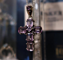 Croix baroque en argent sertie de très belles améthystes claires