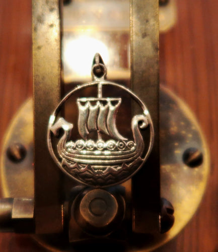Pendentif Drakkar / Langskip dans un cercle en Argent 925 - Collection Vikings