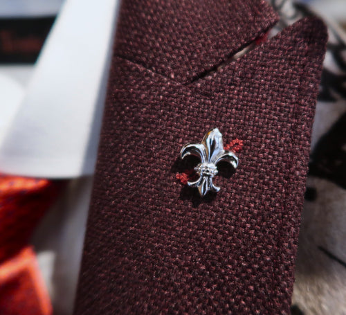 Pin's Fleur de Lys en acier inoxydable Made in France - NEW 2023-2024